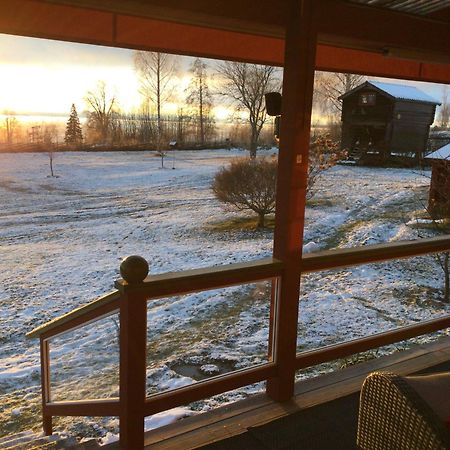 Mysigt Boende I Raettvik Med Utsikt Oever Siljan Buitenkant foto