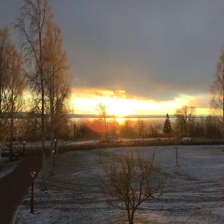 Mysigt Boende I Raettvik Med Utsikt Oever Siljan Buitenkant foto