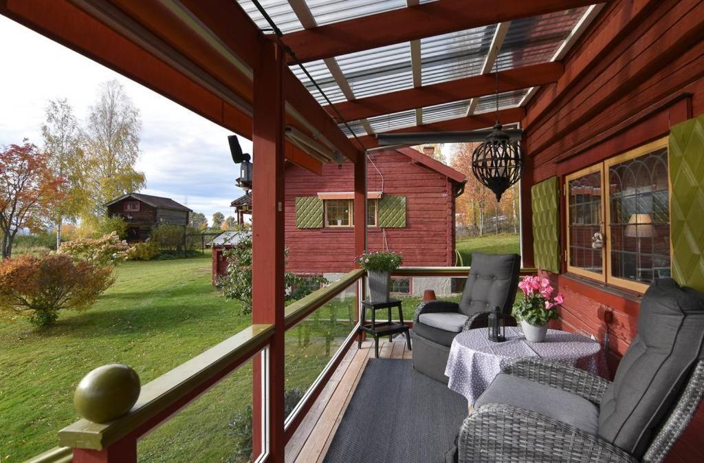 Mysigt Boende I Raettvik Med Utsikt Oever Siljan Buitenkant foto